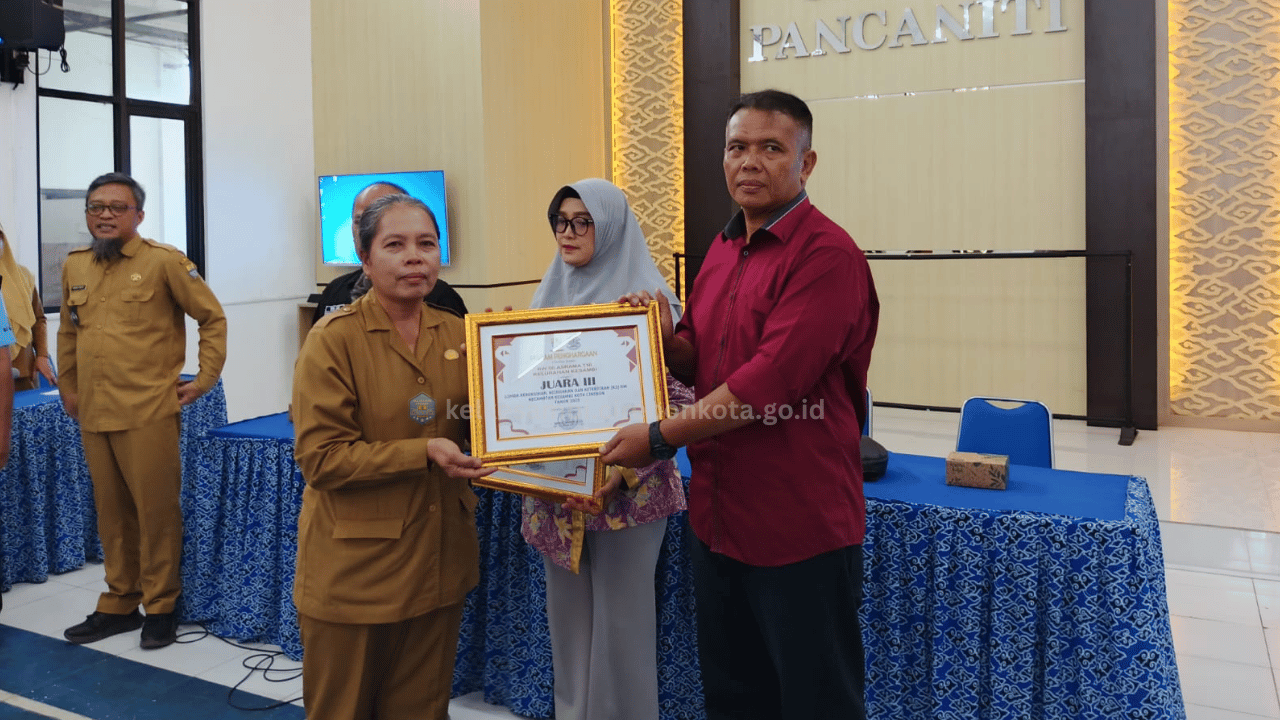 RW 06 Asrama TNI AD Raih Juara Terbaik III dalam Lomba K3 Tingkat Kecamatan Kesambi