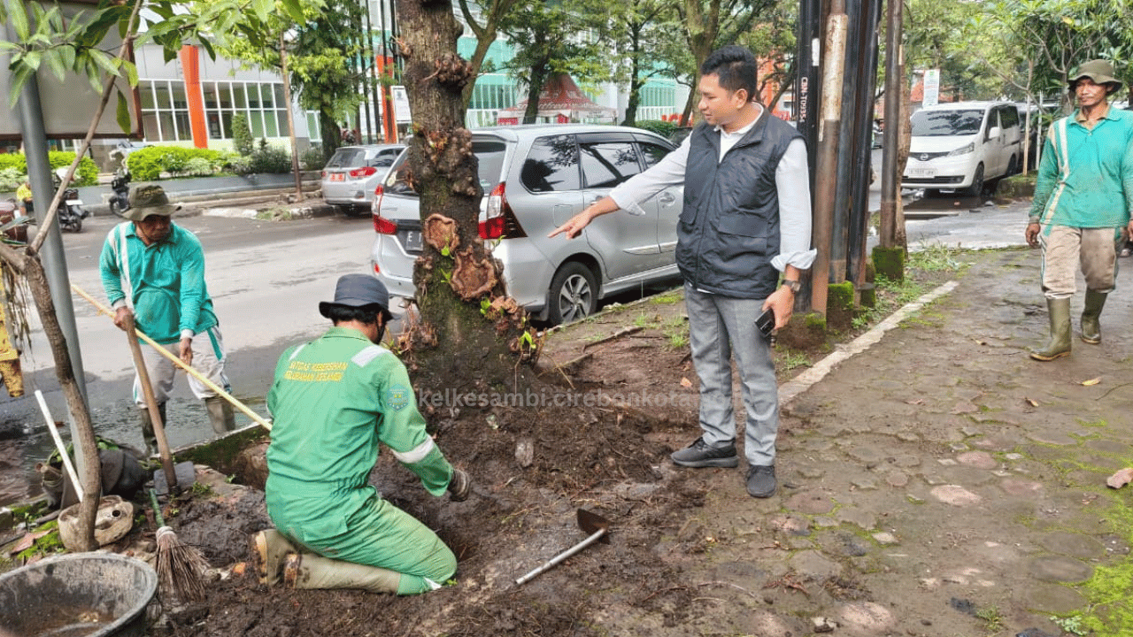 Lurah Kesambi Monitoring Genangan Air Pasca Hujan Deras