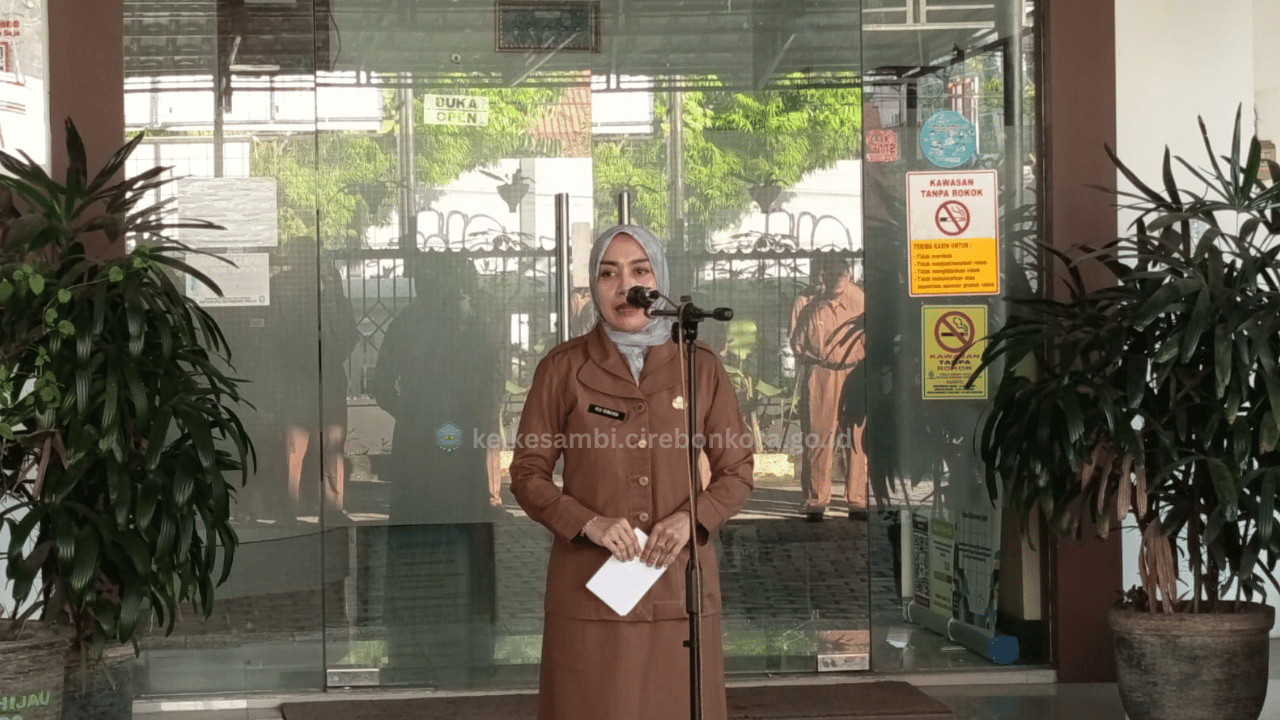 Lurah Kesambi dan Jajaran Ikuti Apel Pagi Rutin Bahas Kelengkapan Data Posyandu